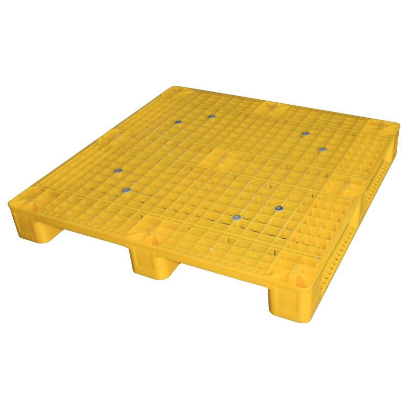 plastic pallet